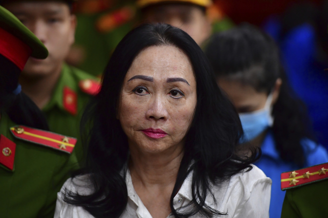 越南女首富張美蘭被控詐貸案，11日在胡志明市法院宣判。（美聯社）
