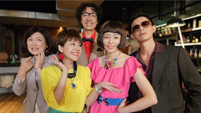 马念先客串《爱的荣耀》，和王瞳、姚黛玮、黄锦雯、曾子益对戏。（民视提供）