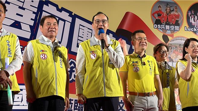 國民黨主席朱立倫到場站台。（國民黨中央黨部提供／李京昇苗栗傳真）