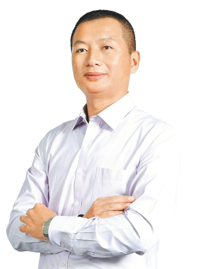 高雄高分院10日改判东港镇长黄祯祥当选有效定谳，对此，黄开心道，感谢司法明察秋毫的判决，终于让他可以心无旁骛的推动镇政。（翻摄黄祯祥脸书／谢佳潾屏东传真）