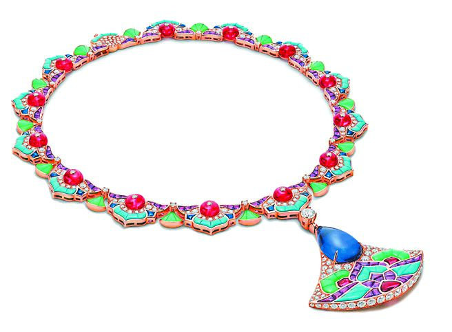 寶格麗Mediterranea系列Arabesque Mosaic頂級彩寶與鑽石項鍊。（BVLGARI提供）