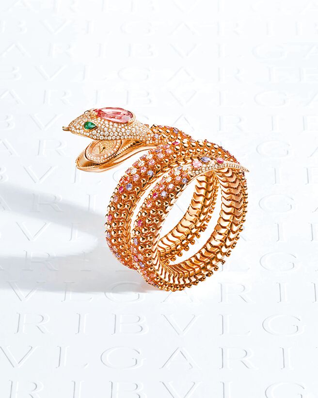 寶格麗SERPENTI MISTERIOSI PALLINI頂級玫瑰金彩寶與鑽石腕錶。（BVLGARI提供）