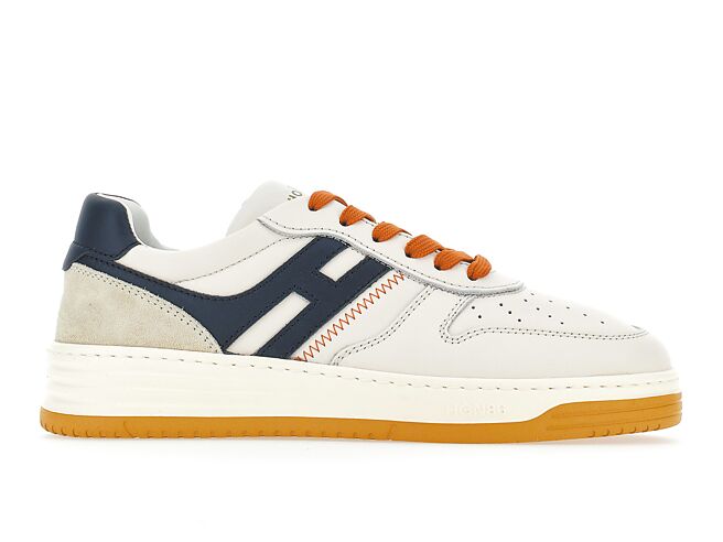 Hogan H630深藍拼接休閒鞋，2萬1000元。（Hogan提供）