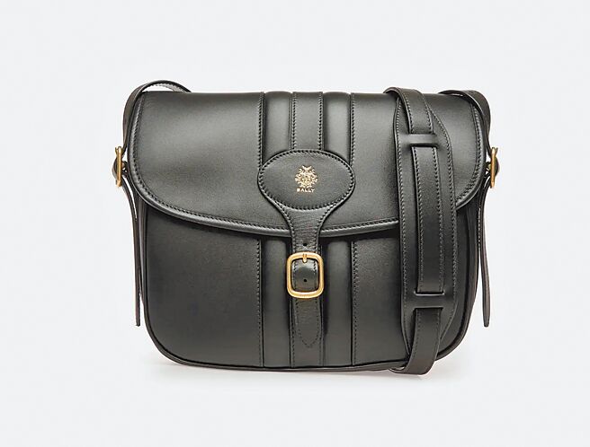 Bally Beckett徽章斜肩包，7萬1400元 。（Bally提供）