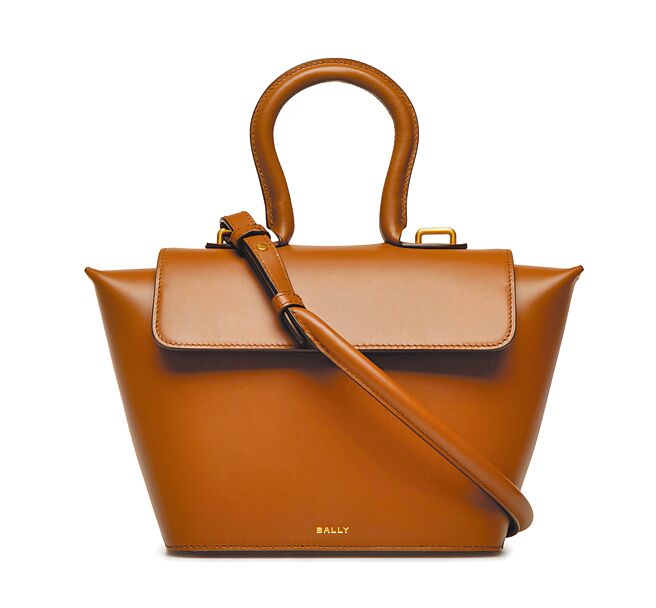 Bally Belle提把包，6萬2000元。（Bally提供）