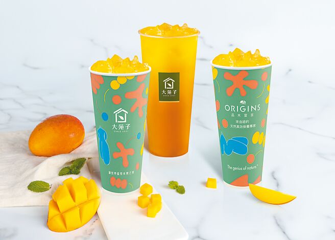 品木宣言╳大苑子联名推出饮料，挑选在地爱文芒果，打造最道地的饮品文化。（品木宣言提供）