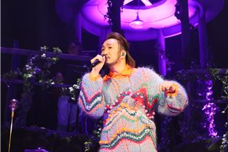 鄭中基出道28年第一次 兌現承諾9月有喜