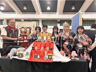 致用高中美容、餐飲科畢展 學子飆創意異國風十足