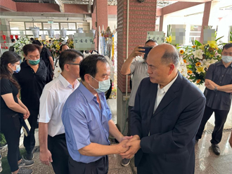 遭警大退学举枪自戕 女警告别式！亲友悲痛送行