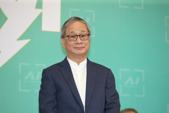 首位有孫子的文化部長 藝文圈提對小野的期盼