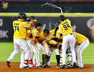 中職》岳東華再見安打氣走味全 助兄弟2連勝