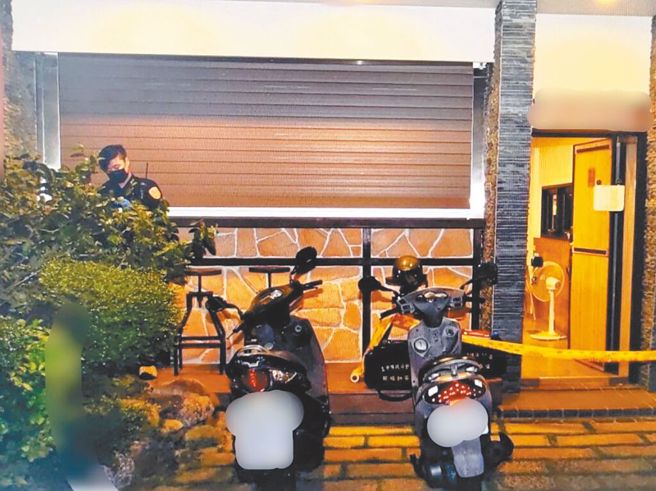 许男与母亲在家中因电视遥控器操作问题爆发争执，竟持刀猛刺母亲2刀致死。（民眾提供）