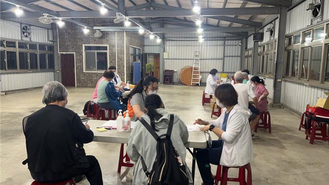 台北市士林区溪山里11日陆续有民眾上吐下泻，台北市长蒋万安表示，经检验当地水源结果大肠杆菌超标，目前正在厘清原因，市府也于溪山里设立诊疗站让里民就近就医。（台北市政府提供）