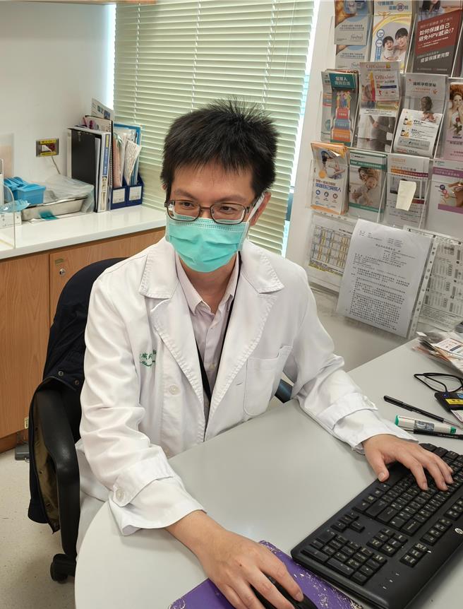 恩主公医院妇产科黄威钧医师指出有自体免疫性疾病、肾臟病、糖尿病、体重过重、高龄都是高危险妊娠族群，须定期产检追踪血压、尿蛋白是否在正常范围。（恩主公医院提供）