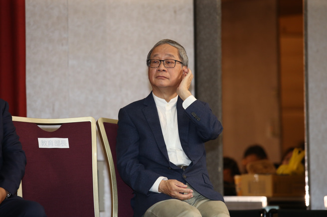 在12日举行的新内阁人事发布会中，由李远（小野）接任文化部长。（姚志平摄）