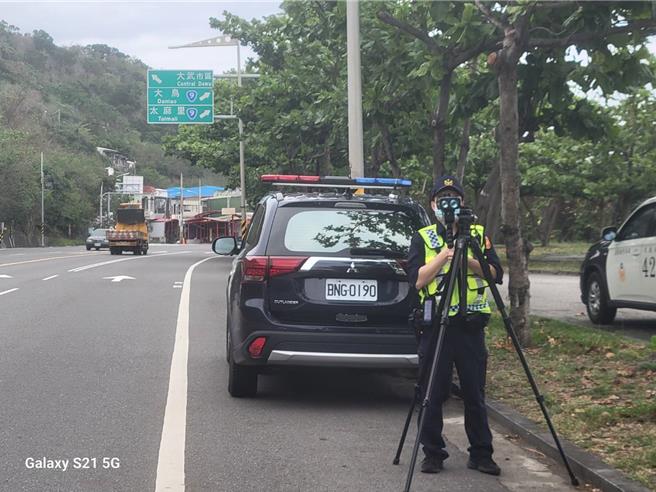 家住南部的林姓男子清晨開車赴台東工作，遭警攔查發現超速又酒駕。（大武警分局提供／蔡旻妤台東傳真）