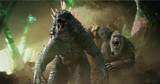 《哥吉拉與金剛：新帝國》 見證巨獸對戰，全台票房邁向2億。（華納兄弟提供）