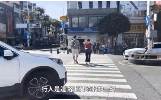 屏東縣政府警察局將在屏東市4處易肇事路口增設取締「車不讓人」違規科技執法設備，預計6月1日起正式啟用執法。（警方提供／謝佳潾屏東傳真）