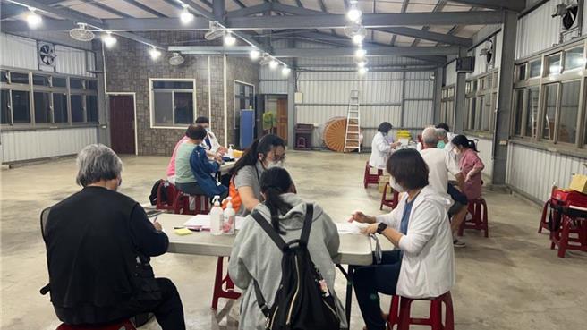 台北市士林區溪山里多位里民疑使用山泉水導致腹瀉及嘔吐等症狀，今（12）日新增5人就醫，均開立藥物治療後返家休息，截至中午共有41人出現腸胃道症狀。（台北市政府提供／劉瑋晴台北傳真）