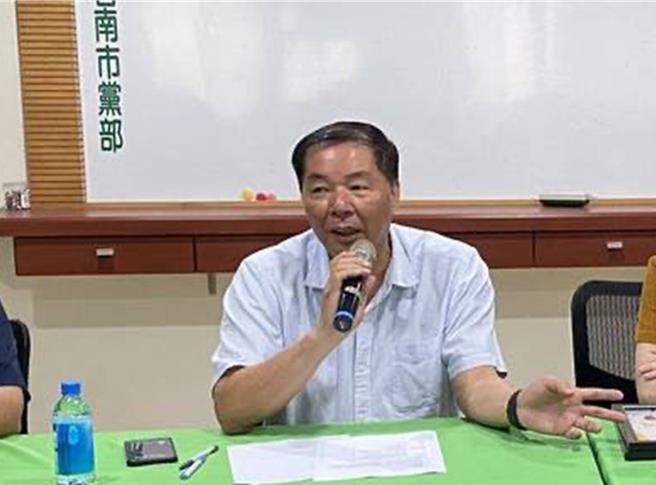 民进党台南市党部12日公布党职改选作业期程，市党部主委潘新传表示，将尽全力办理选务工作，务求尽善尽美。（市党部提供／洪荣志台南传真）