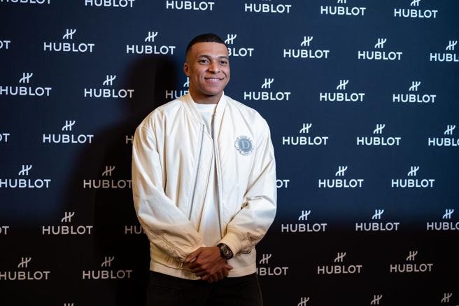 法國足球明星姆巴佩（Kylian Mbappe）出席WW表展。（Watches & Wonders提供)