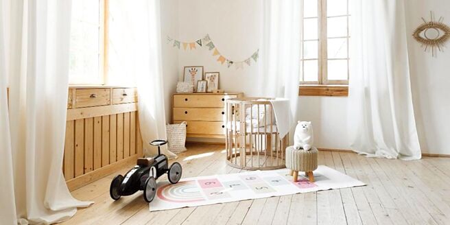 歐、美居家裝修消費意願提升，以外銷導向的地板廠寶陞、科定、美&#21894-KY第一季營收恢復成長。圖／freepik