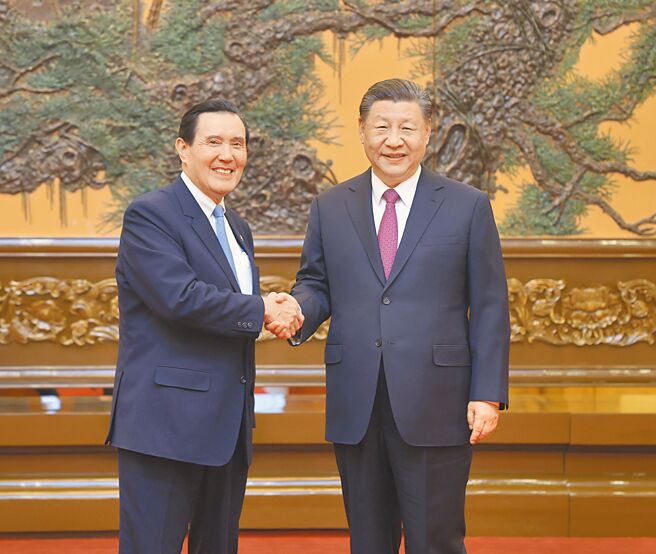 大陆国家主席习近平10日在北京会见前总统马英九一行人。（新华社）