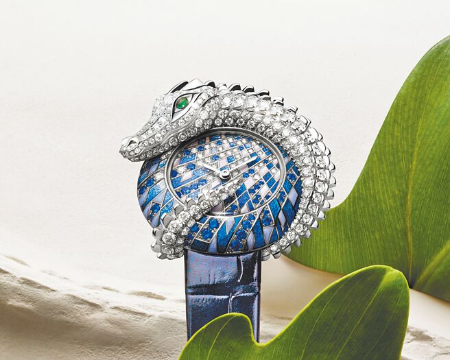 卡地亞鱷魚Crocodile珠寶表，鱷魚盤繞在菱形表盤周圍。（Cartier提供）