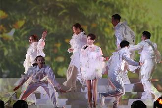 梁詠琪攻蛋台港馬天后全來了 西班牙籍老公狂送飛吻秀恩愛