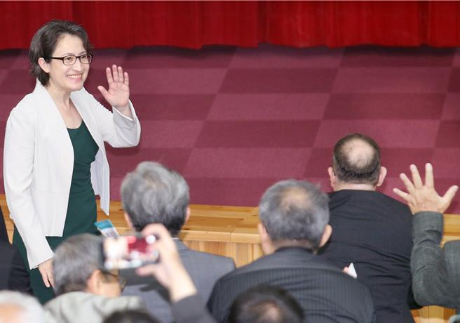 准副总统萧美琴（左）13日出席「台湾关系法45周年福和会论坛」时说，相信准总统赖清德有能力让台湾在变动的国际秩序中，持续贡献区域繁荣。（范扬光摄）