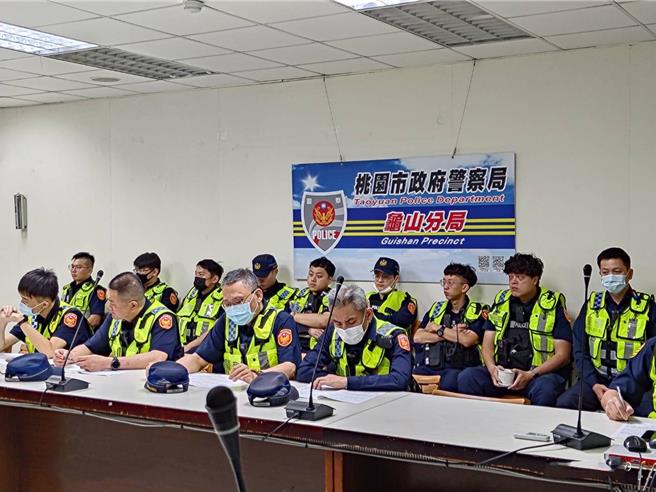 龟山警分局本案勤务共计查获公危、窃盗、侵占通缉3件3人、逾期失联移工2件2人、酒驾公危2件2人及取缔超速5件，可谓成果相当丰硕。（警方提供）