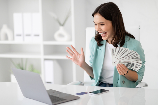 命理師指出，龍、虎、狗3生肖本周運勢最佳，其中屬龍的人職場鴻運當頭，工作表現傑出，有望得到加薪。（示意圖：shutterstock／達志）