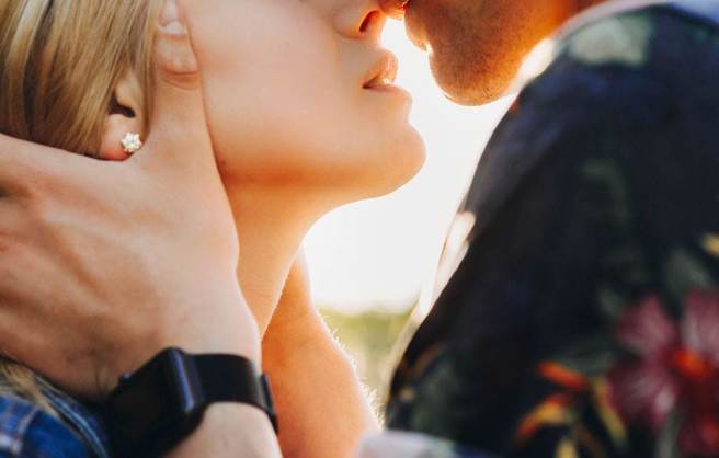 西班牙有一名自稱為「偷情教練」的男子，他不僅認為偷情理所當然，還認為逃避被發現是一門高超的藝術。（圖：shutterstock／達志）