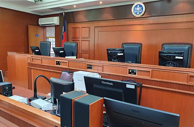 士林地方法院李姓法官过世的消息引起法界譁然，一名检察官发文表示，他认为士林的事情让大家都再一次明白「想在这行走下去，压力调适很重要」，感嘆「对得起当事人但谁又对得起你」。图为台湾高等法院，示意图。（资料照）