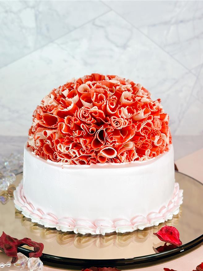 「丽致坊」母亲节限定款「总统夫人」，延伸自20世纪法国艾丽榭宫致敬甜点，手工繁复，每日限量1颗预订。（丽致餐旅集团提供）