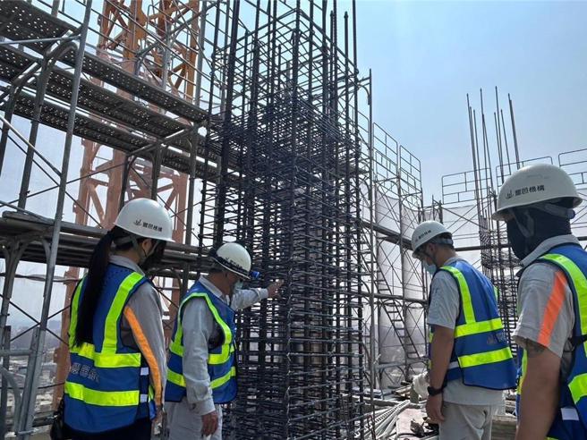 鑑于台湾地震频繁，为强化社区建物的避震能力，丰邑机构致力于研究和採用更安全的建筑工法。图／丰邑提供