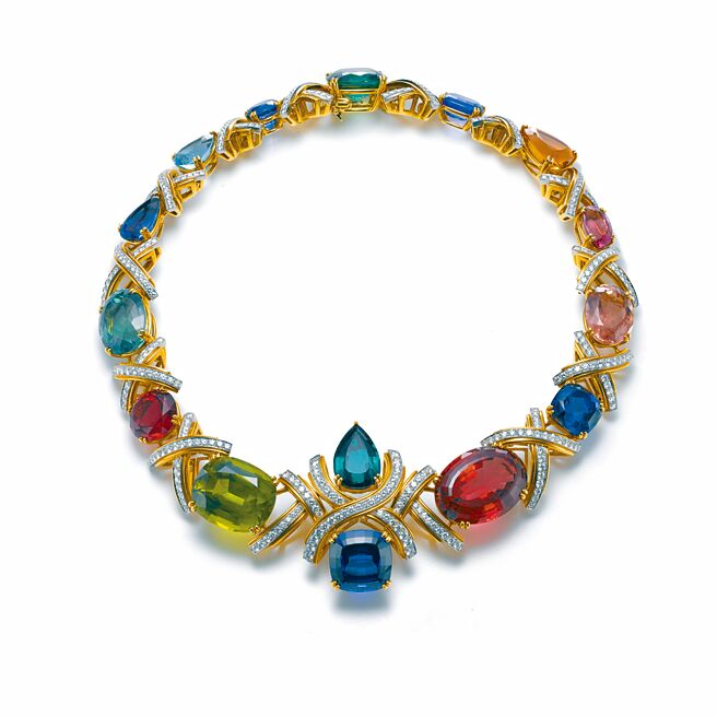 「绮境设计」区的5周年纪念项炼，是设计师帕洛玛毕卡索加入品牌第5年设计的项炼。（Tiffany提供）