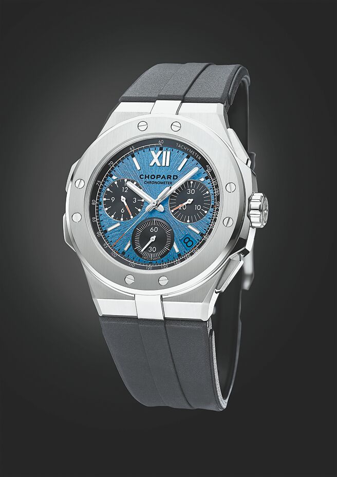 蕭邦Alpine Eagle XL Chrono腕表，表殼採用5級鈦金屬。（CHOPARD提供）