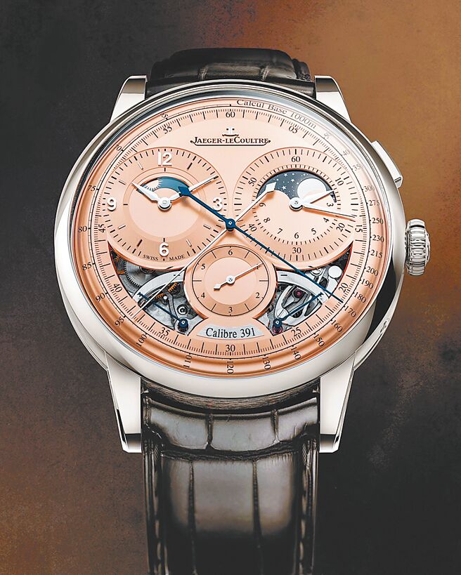 積家雙翼系列計時月相鉑金腕表，約8萬歐元（約台幣300萬）。（Jaeger- LeCoultre提供）