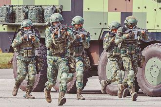 1年期義務役爆首例逃兵 資深媒體人竟斷言：有人從中取利