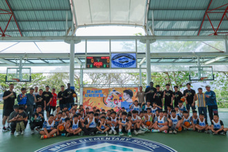 UBA》政大赴南澳办公益篮球营 游艾喆率泰雅队友对雄鹰 