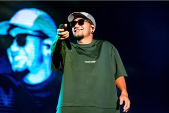 張震嶽屏東開唱「緊張到肚子痛」 夯團炸舞台吸千粉同歡