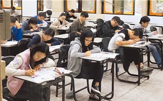 舞弊助錄取！台電向槍手集團及員工索賠 法院駁回理由曝