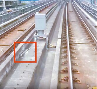 工地C型钢掉落机捷轨道 列车延误