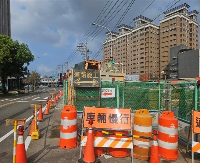 增設防撞桶。（水務局提供／蔡依珍桃園傳真）