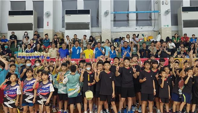 眾人合影留念。（苗栗县政府提供／李京升苗栗传真）