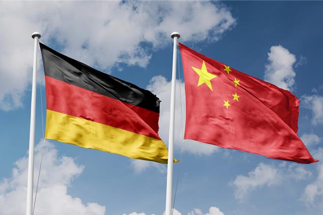 德国总理萧兹于14日至16日访问中国，学者认为，中德皆寻求改善双边经贸关系。（示意图／shutterstock）