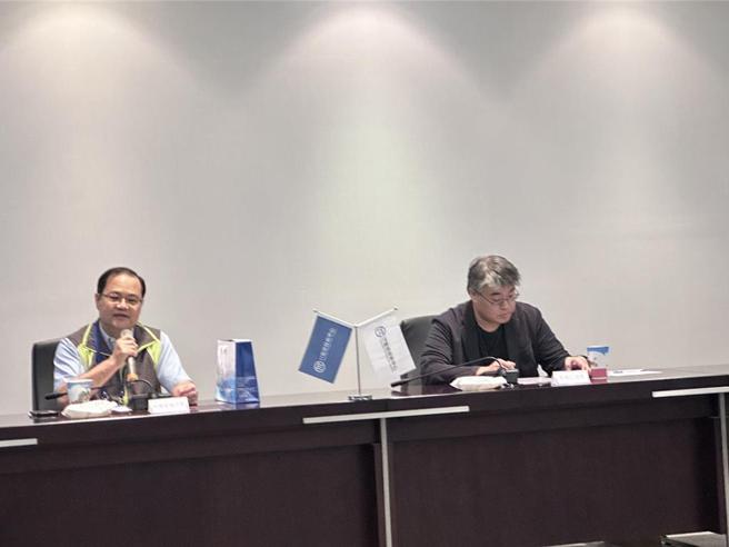 数位部视察电信技术中心无人机资安检测推动情形。图／曹悦华