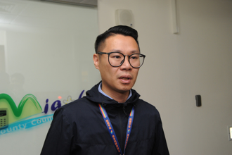 影》噁！议员吃寿司直击「小强」舔酱汁 县府出手了