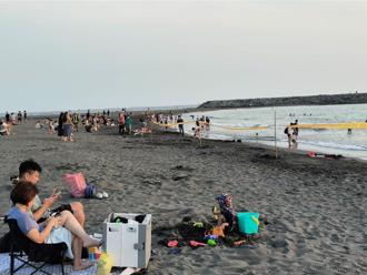 旗津沙灘又爆油汙染、放任遊客下水 民代轟：螺絲鬆了